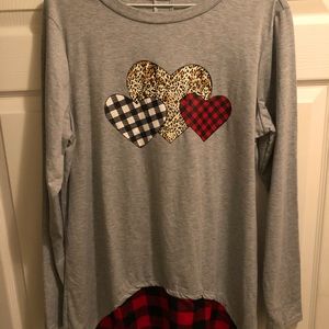 🌸Heart and plaid top🌸